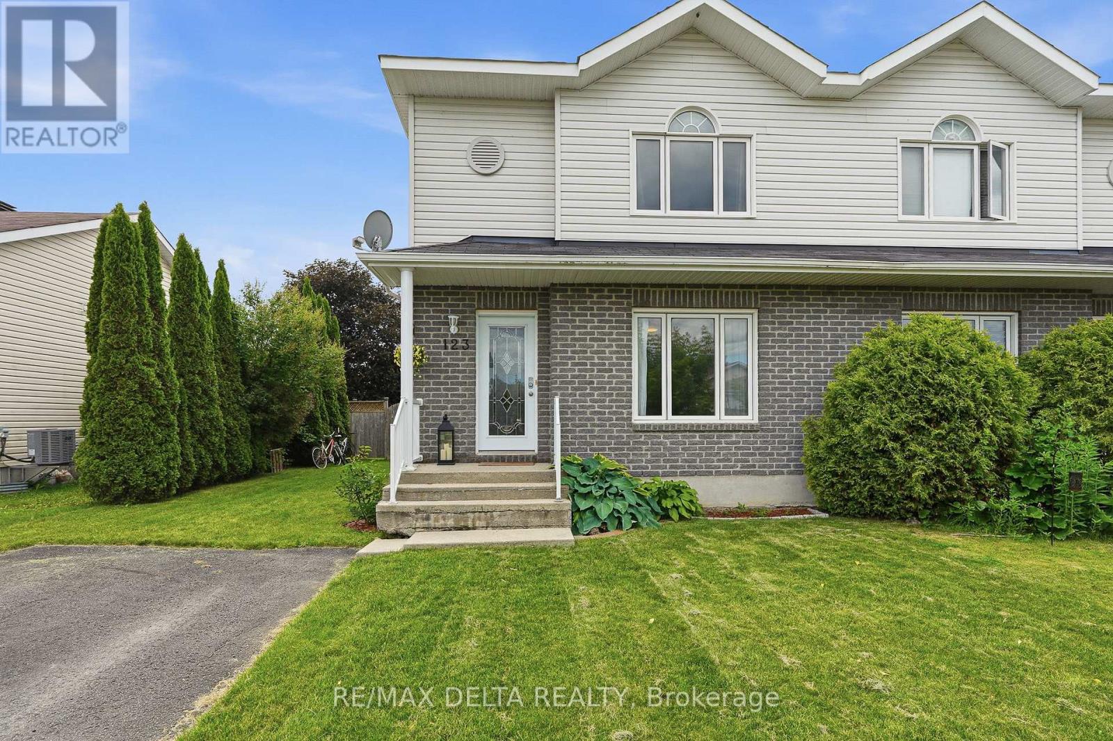 123 Panorama Avenue, Alfred And Plantagenet, Ontario  K0A 3K0 - Photo 1 - X13529390