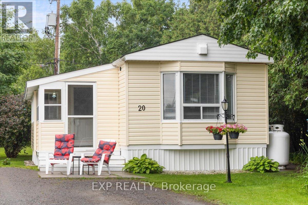 20 Pinewood Avenue, Beckwith, Ontario  K7C 3P1 - Photo 2 - X13529688