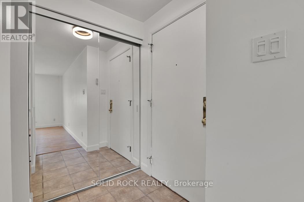 7 - 896 Elmsmere Drive, Ottawa, Ontario  K1J 7T6 - Photo 2 - X13529736