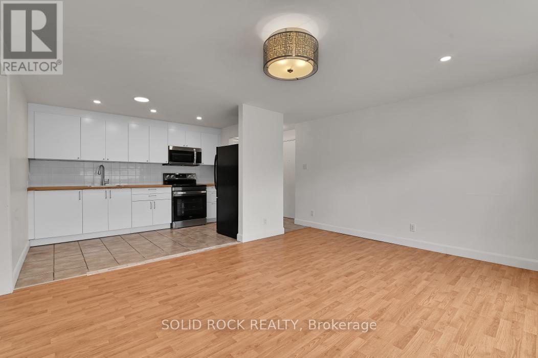 7 - 896 Elmsmere Drive, Ottawa, Ontario  K1J 7T6 - Photo 3 - X13529736