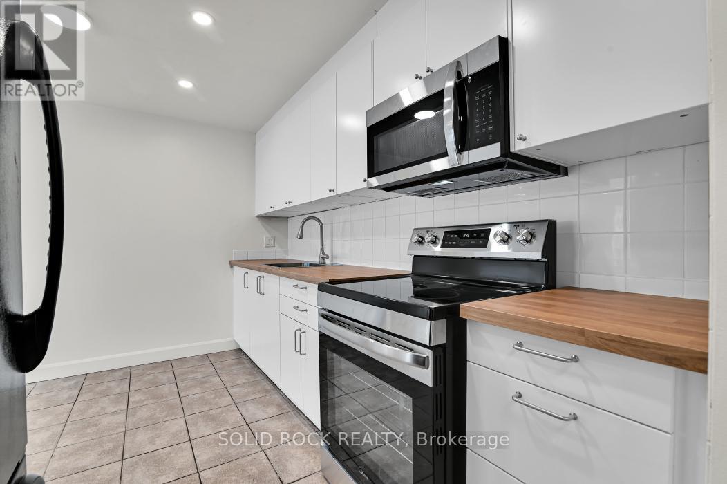 7 - 896 Elmsmere Drive, Ottawa, Ontario  K1J 7T6 - Photo 6 - X13529736