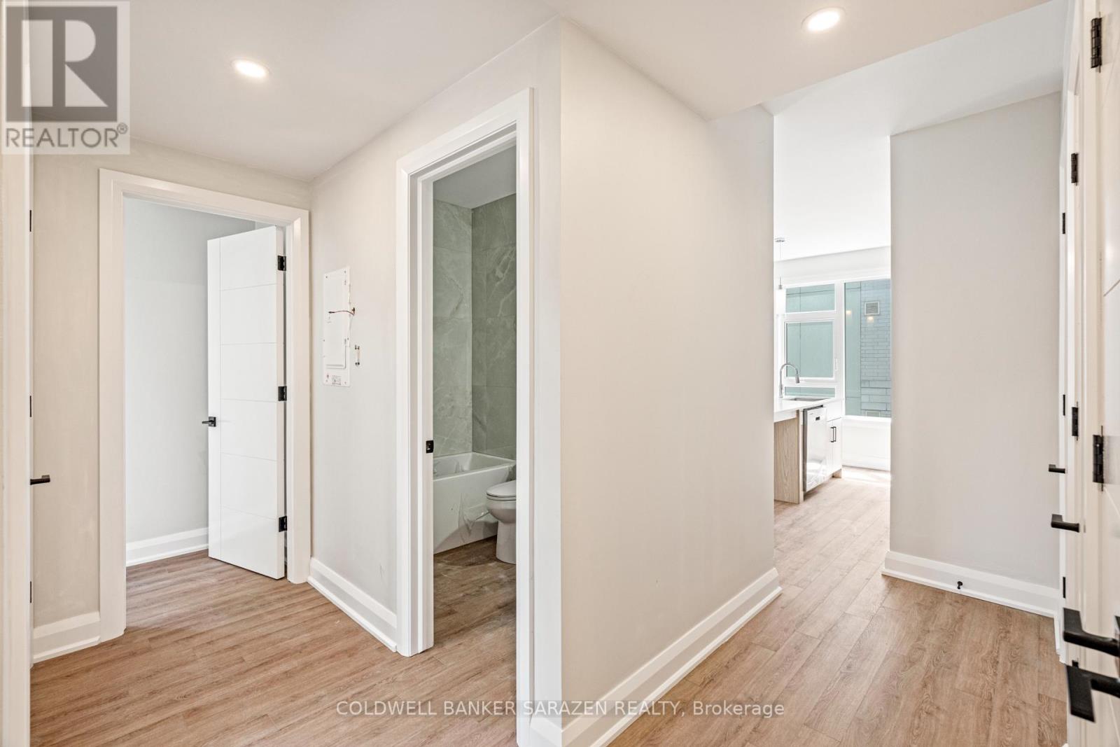 203 - 10 Mcarthur Avenue, Ottawa, Ontario  K1L 6R2 - Photo 3 - X13529746