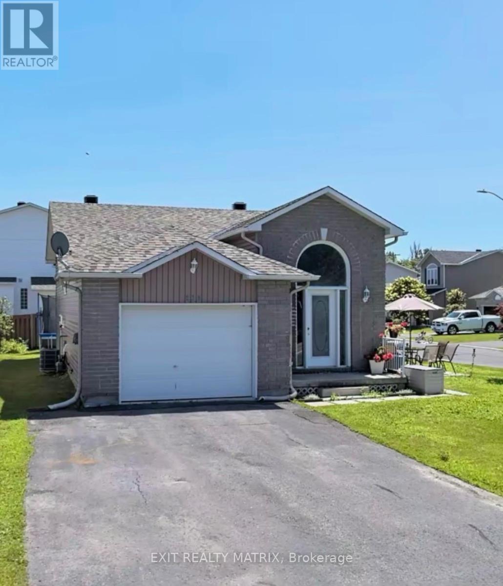 B - 239 Stiver Street, Russell, Ontario  K4R 1G9 - Photo 1 - X13529930