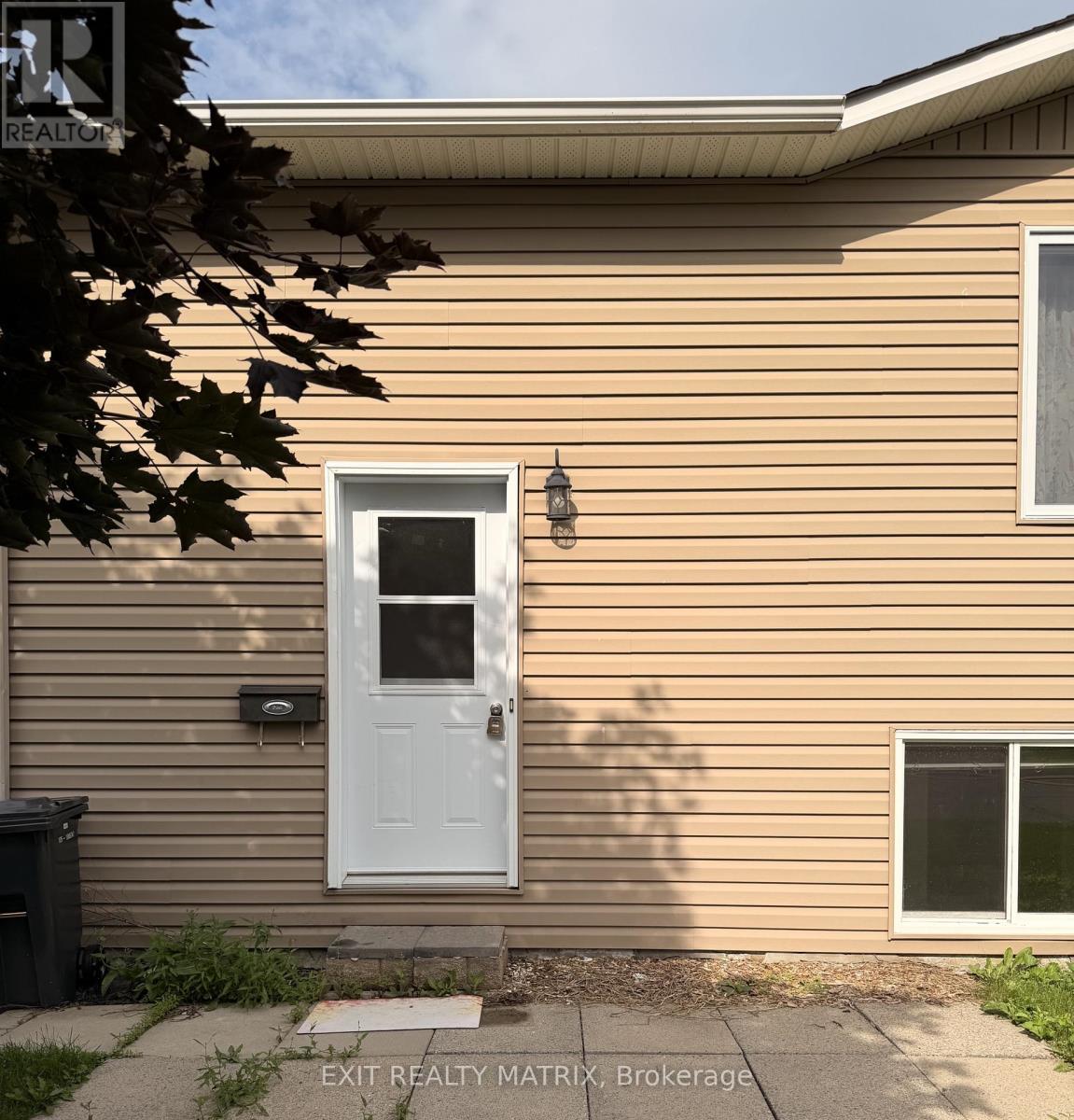 B - 239 Stiver Street, Russell, Ontario  K4R 1G9 - Photo 2 - X13529930