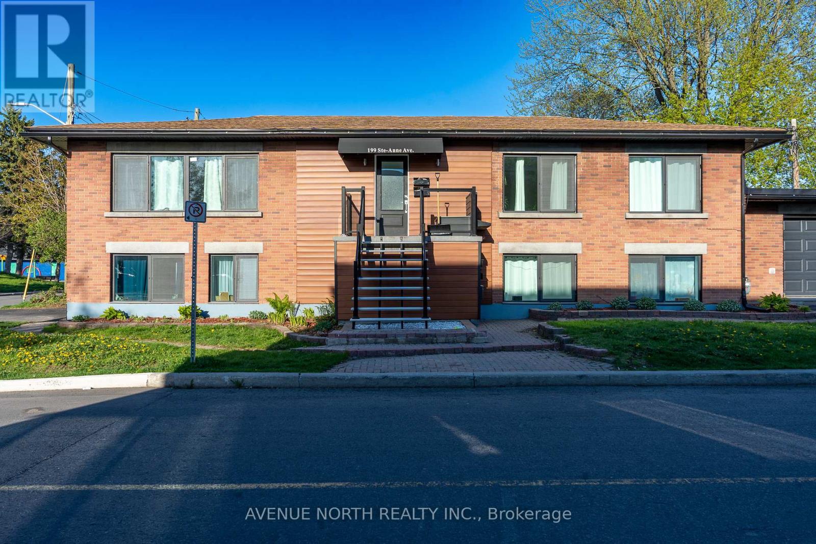 199 Ste Anne Street, Ottawa, Ontario  K1L 7B8 - Photo 2 - X13529952