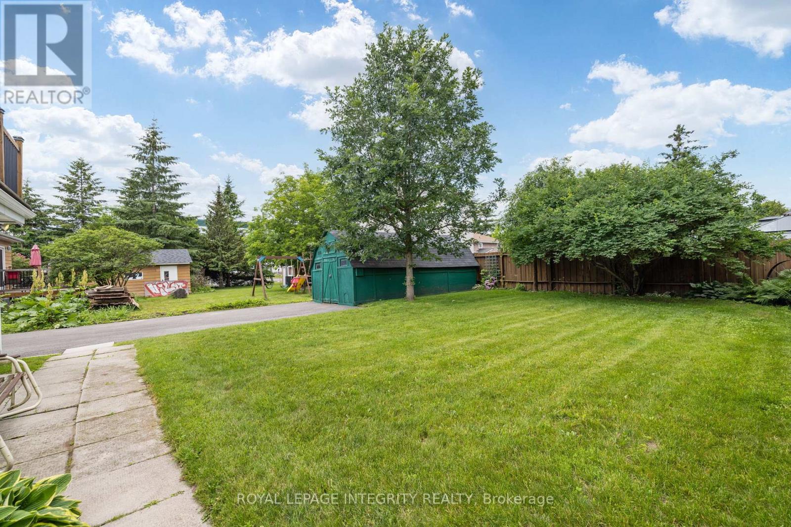 1081 Kenaston Street, Ottawa, Ontario  K1B 3P8 - Photo 4 - X13530034