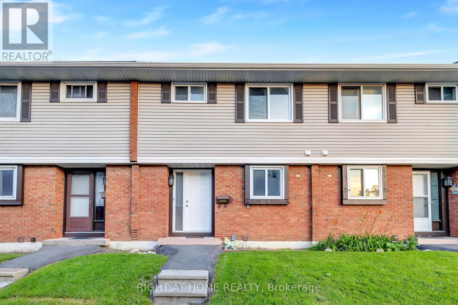 21 - 5 Hadley Circle, Ottawa, Ontario  K2H 6P1 - Photo 1 - X13530496
