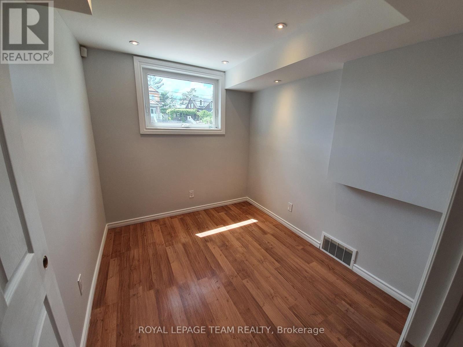 1015 Pinecrest Road, Ottawa, Ontario  K2B 6B6 - Photo 16 - X13530704