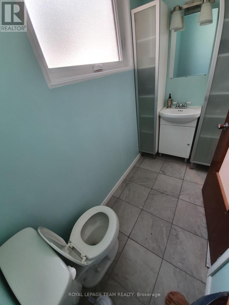 1015 Pinecrest Road, Ottawa, Ontario  K2B 6B6 - Photo 18 - X13530704