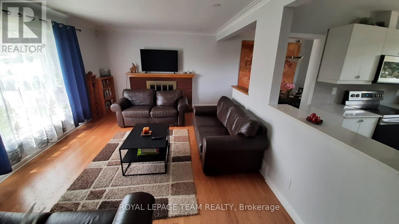 1015 Pinecrest Road, Ottawa, Ontario  K2B 6B6 - Photo 2 - X13530704