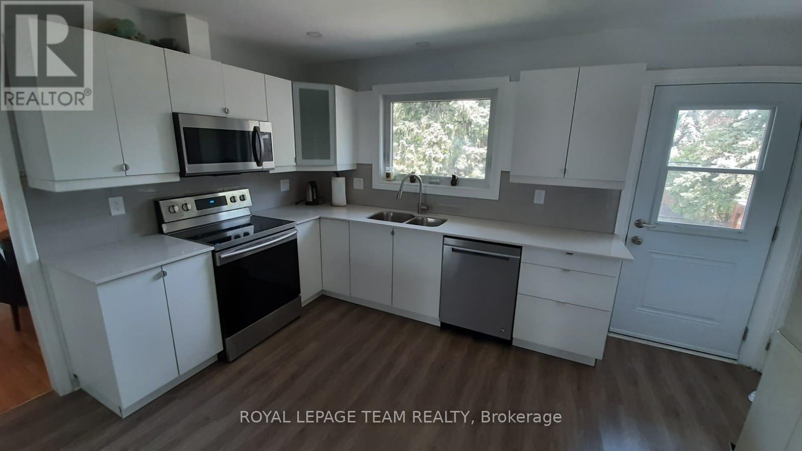 1015 Pinecrest Road, Ottawa, Ontario  K2B 6B6 - Photo 4 - X13530704