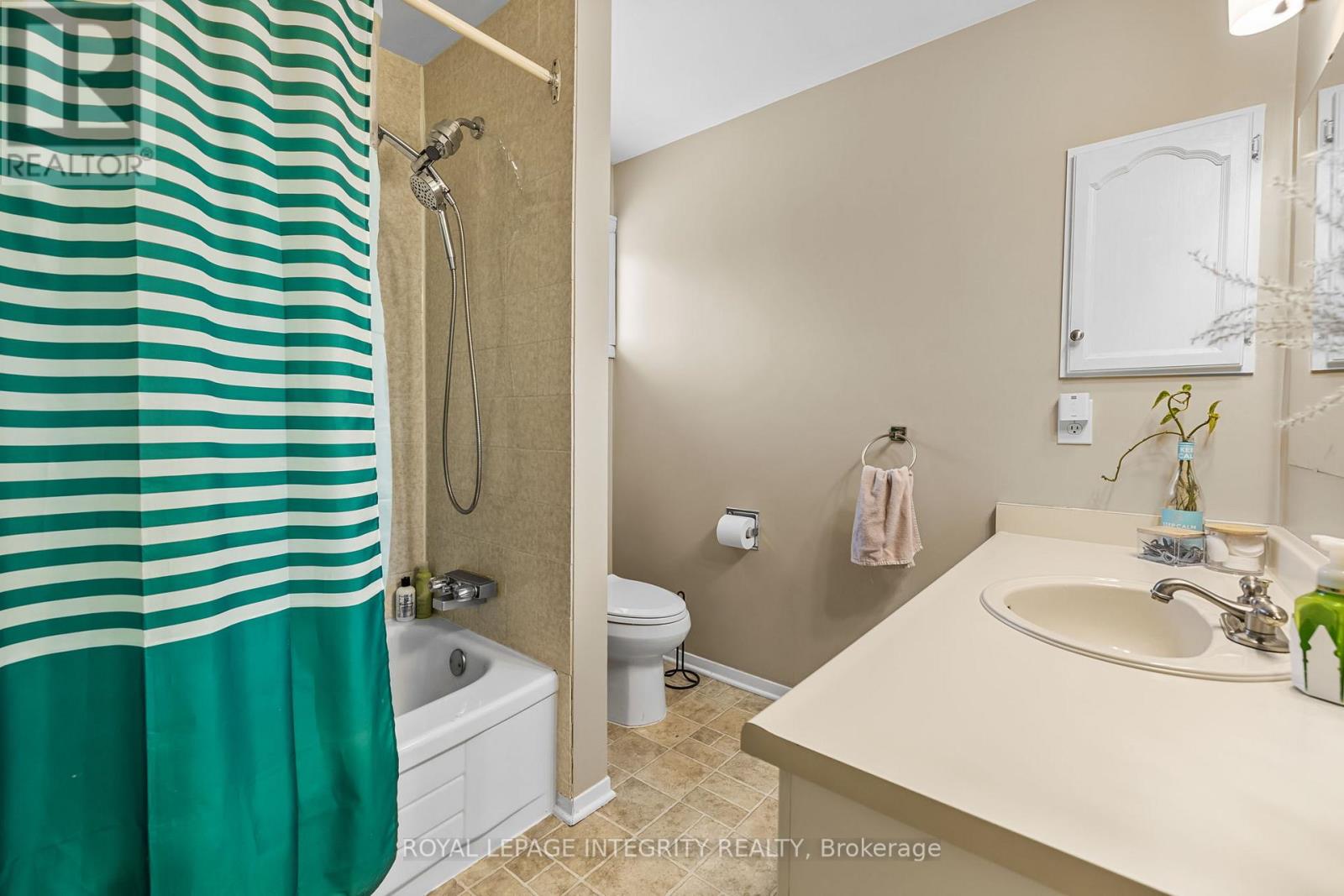 1090 Chablis Parkway, Ottawa, Ontario  K1C 2T5 - Photo 15 - X13530916