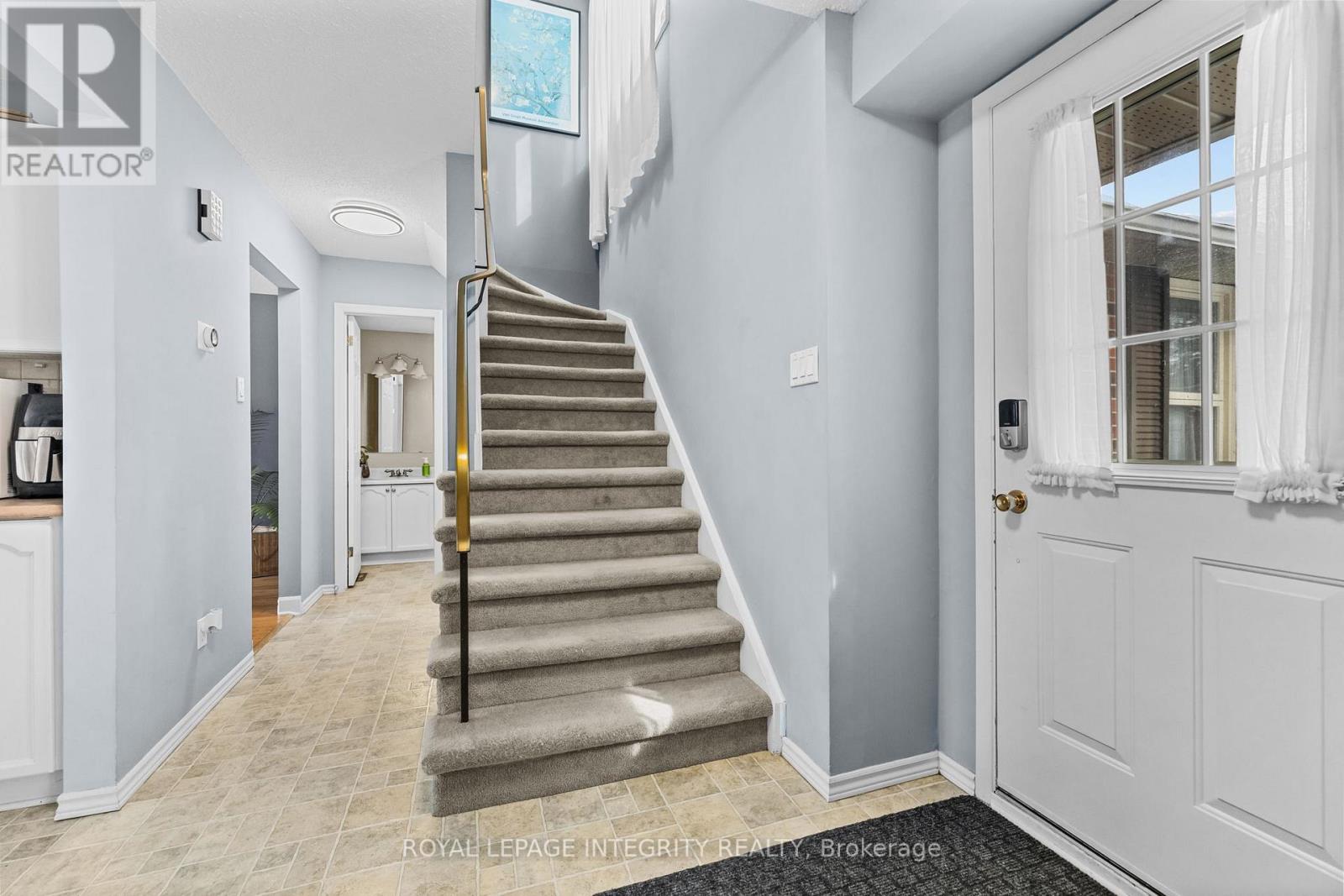1090 Chablis Parkway, Ottawa, Ontario  K1C 2T5 - Photo 4 - X13530916