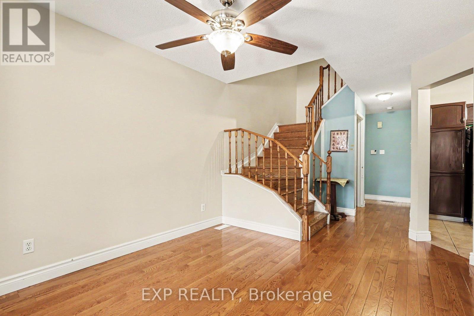 86 Scarlet Court, Ottawa, Ontario  K1T 3R6 - Photo 3 - X13531130
