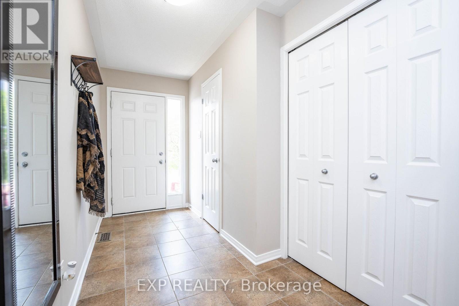 504 Barholm Private, Ottawa, Ontario  K4B 1H9 - Photo 3 - X13531142