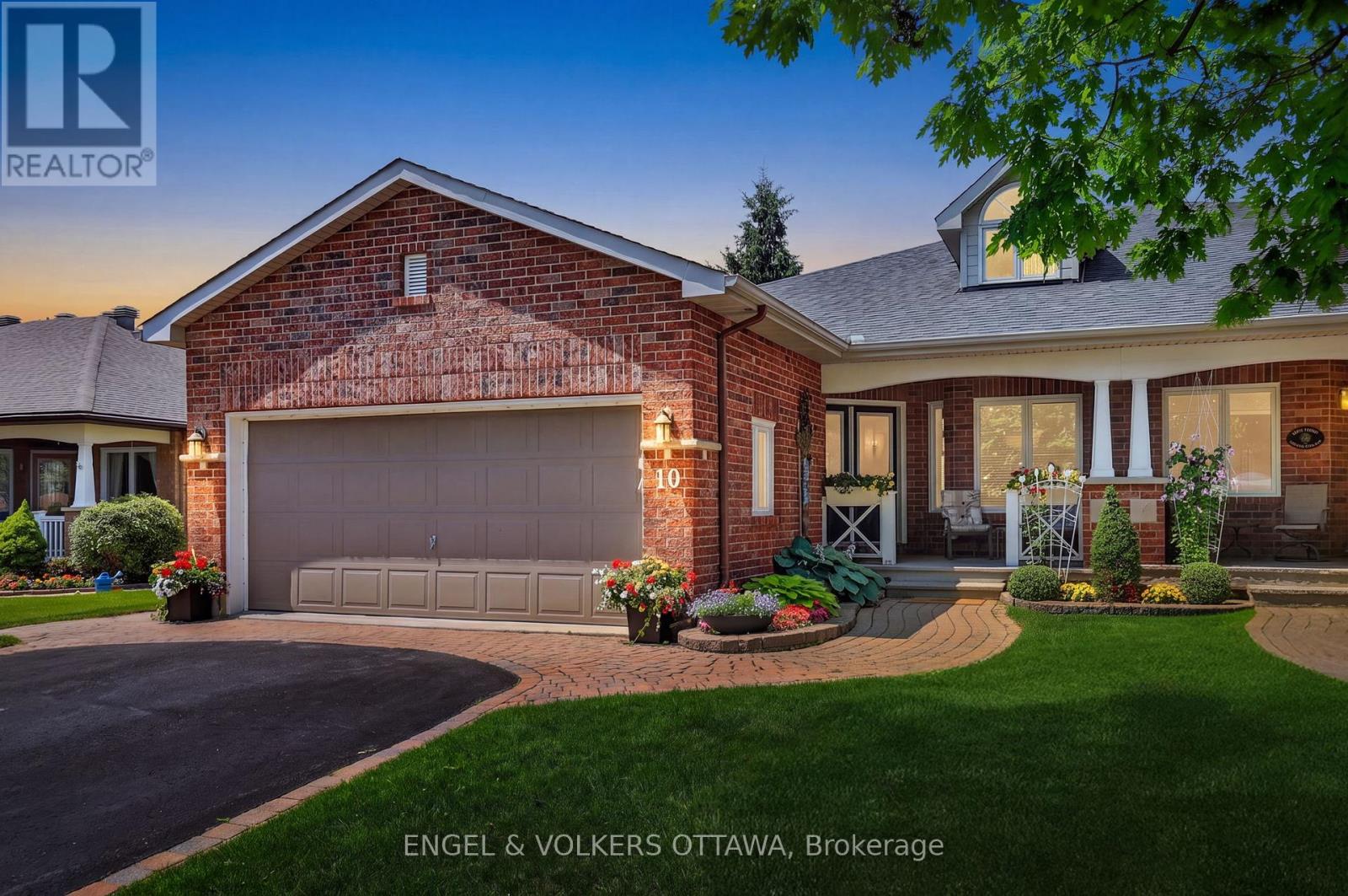 10 Waterthrush Crescent, Ottawa, Ontario  K2M 2V2 - Photo 1 - X13531536
