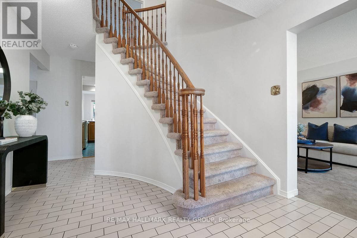 126 Dossetter Way, Ottawa, Ontario  K1G 4S5 - Photo 3 - X13531656