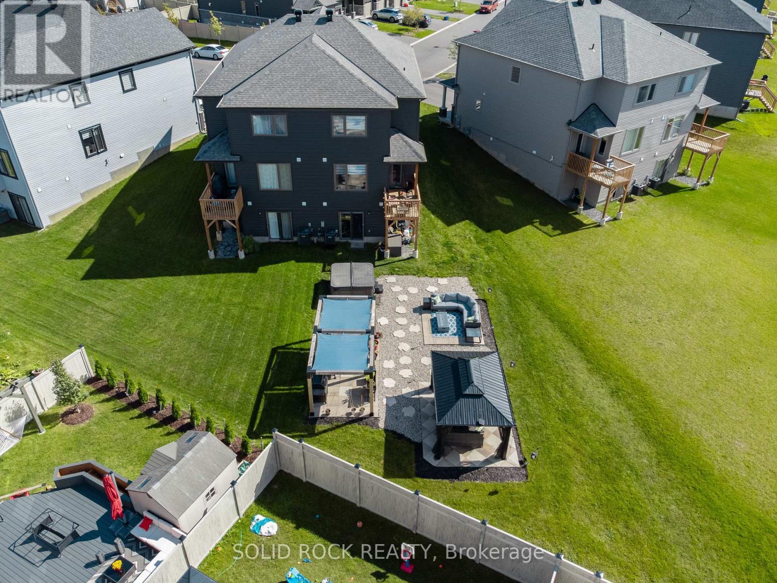 335 Grackle Street, Ottawa, Ontario  K1X 0G6 - Photo 2 - X13531688