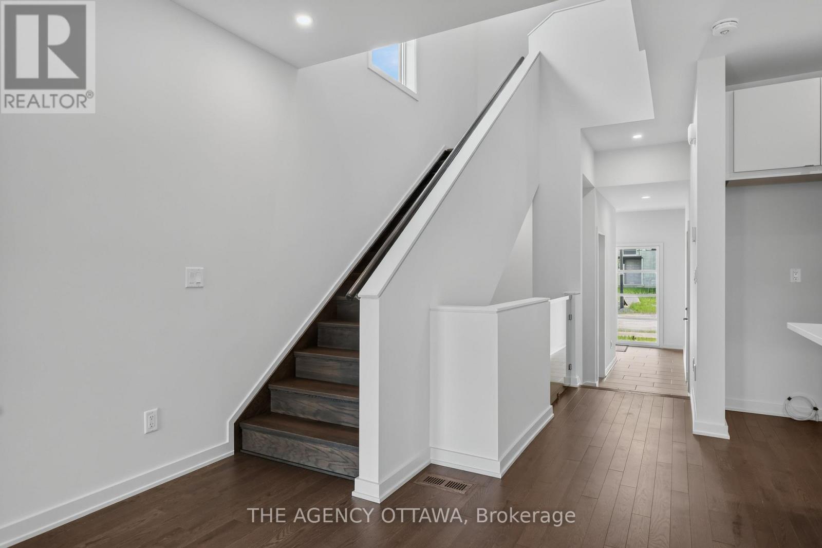 382 Walden Drive, Ottawa, Ontario  K2K 0M9 - Photo 3 - X13531752