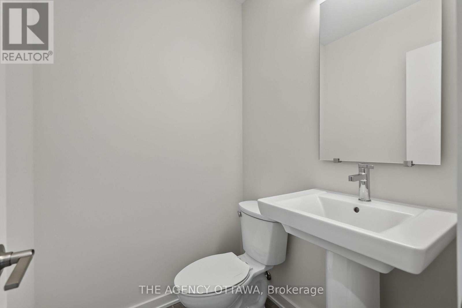382 Walden Drive, Ottawa, Ontario  K2K 0M9 - Photo 4 - X13531752