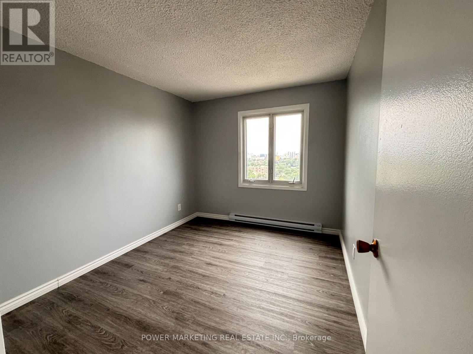 1604 - 158b Mcarthur Avenue, Ottawa, Ontario  K1L 8E7 - Photo 13 - X13532406