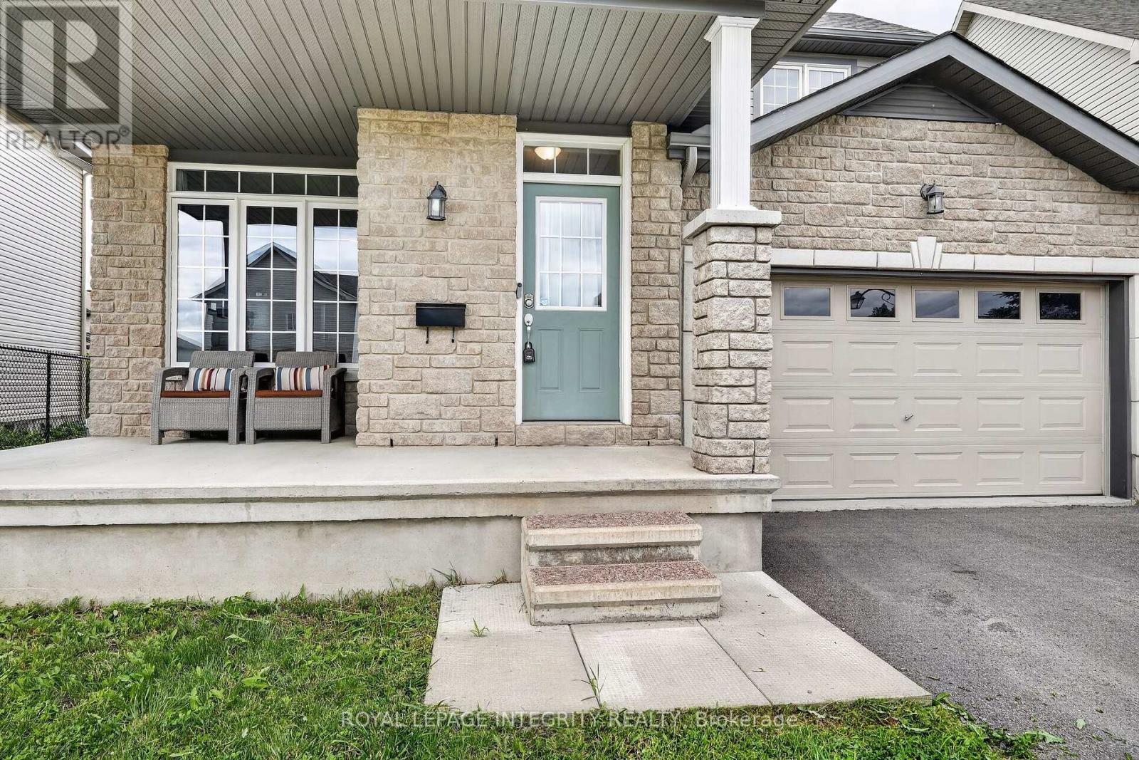 129 Dorina Sarazin Crescent, Clarence-Rockland, Ontario  K4K 0G6 - Photo 2 - X13532906