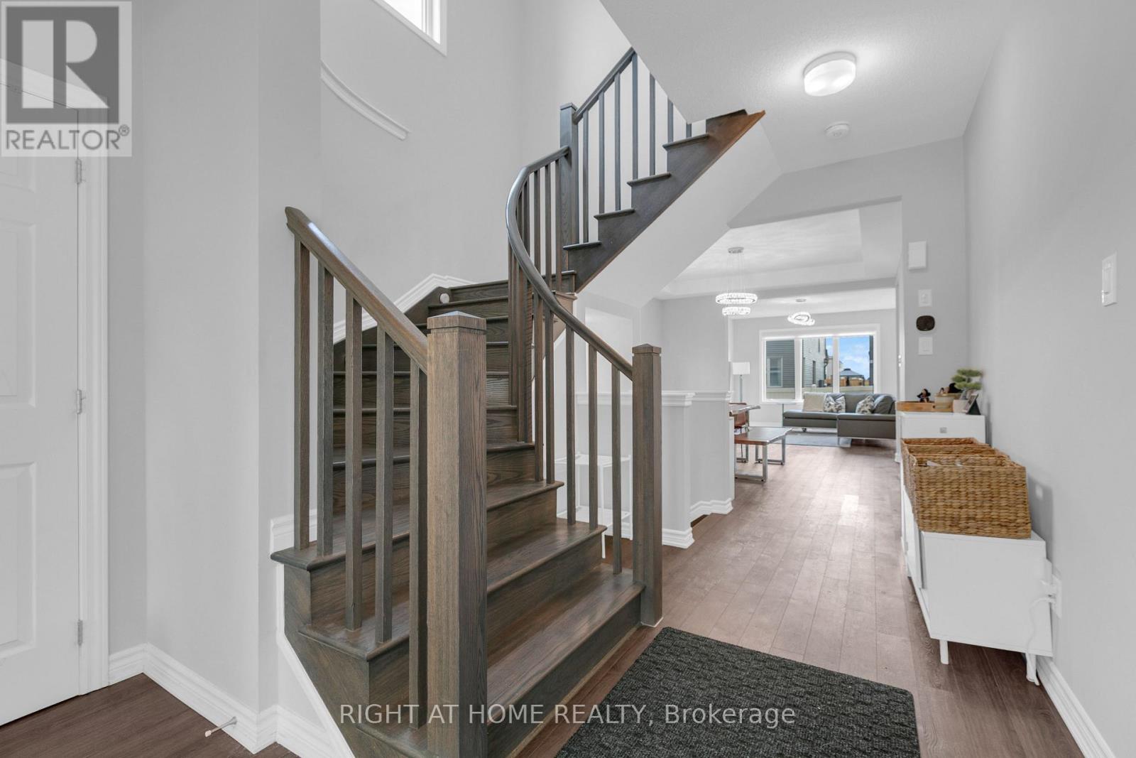 104 Unity Place, Ottawa, Ontario  K2S 2Y8 - Photo 2 - X13533050