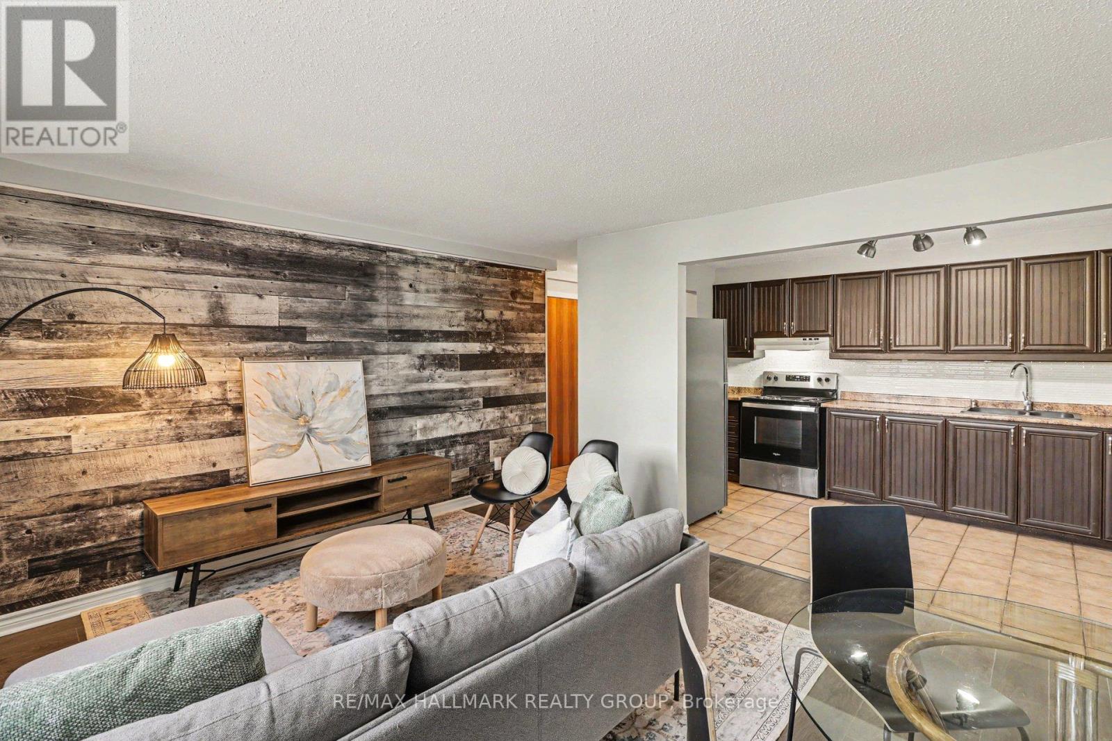 2 - 898 Elmsmere Road, Ottawa, Ontario  K1J 7T6 - Photo 4 - X13533068