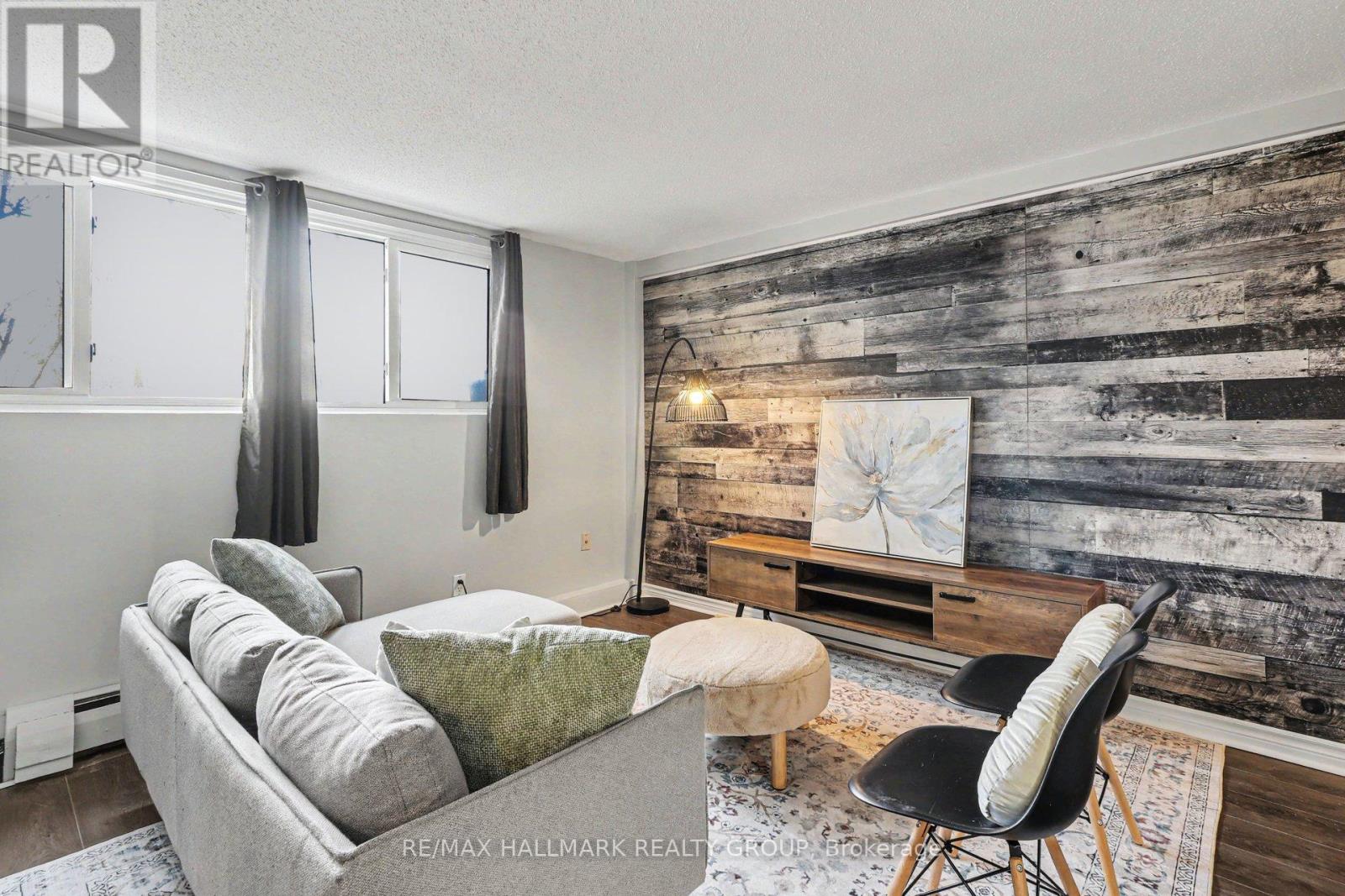 2 - 898 Elmsmere Road, Ottawa, Ontario  K1J 7T6 - Photo 6 - X13533068