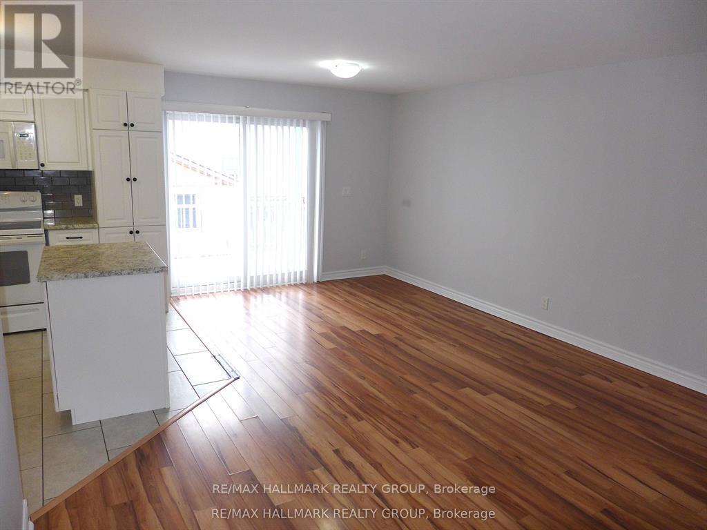 3 - 216 Carillon Street, Ottawa, Ontario  K1L 5X8 - Photo 2 - X13533200