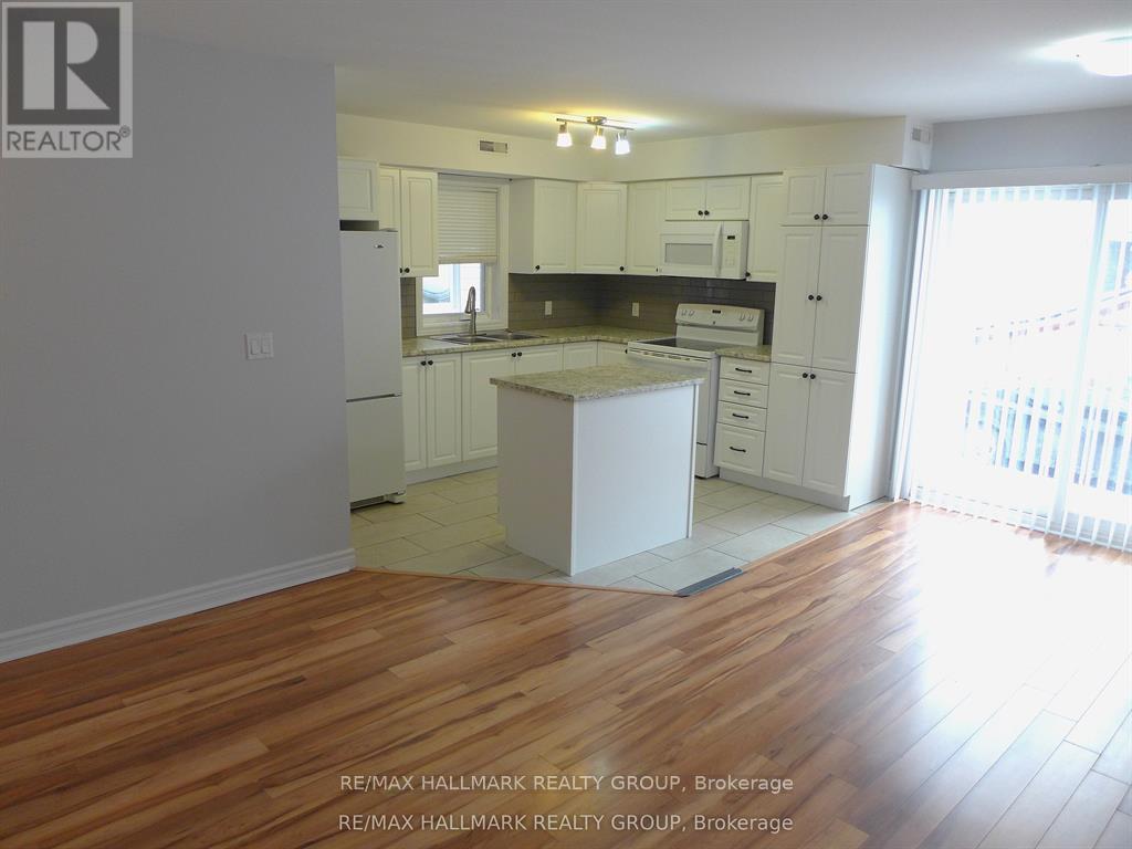 3 - 216 Carillon Street, Ottawa, Ontario  K1L 5X8 - Photo 4 - X13533200