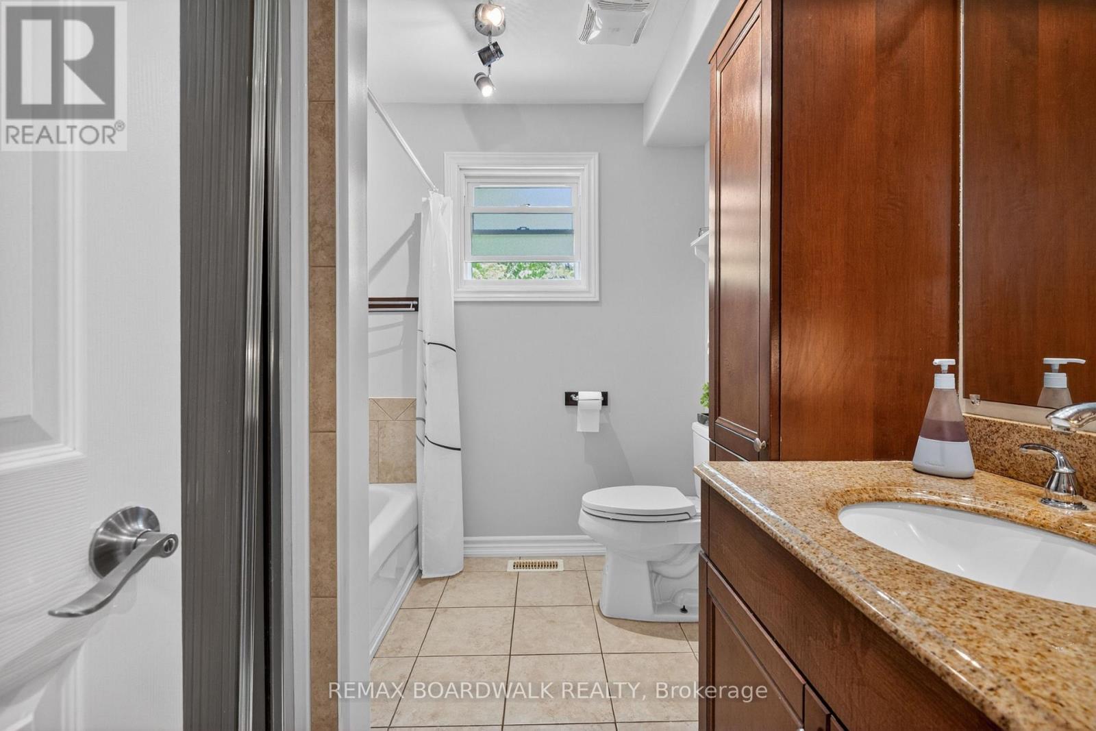14930 Concession 10-11 Road, North Stormont, Ontario  K0A 1R0 - Photo 16 - X13533970