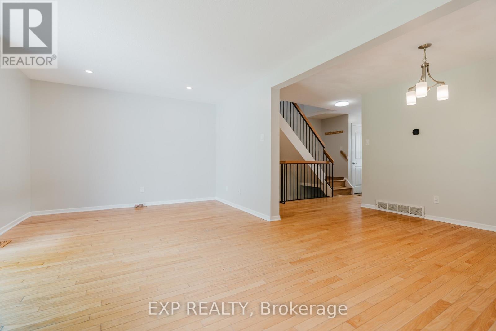 1127 Avignon Court, Ottawa, Ontario  K1C 2M2 - Photo 10 - X13535020