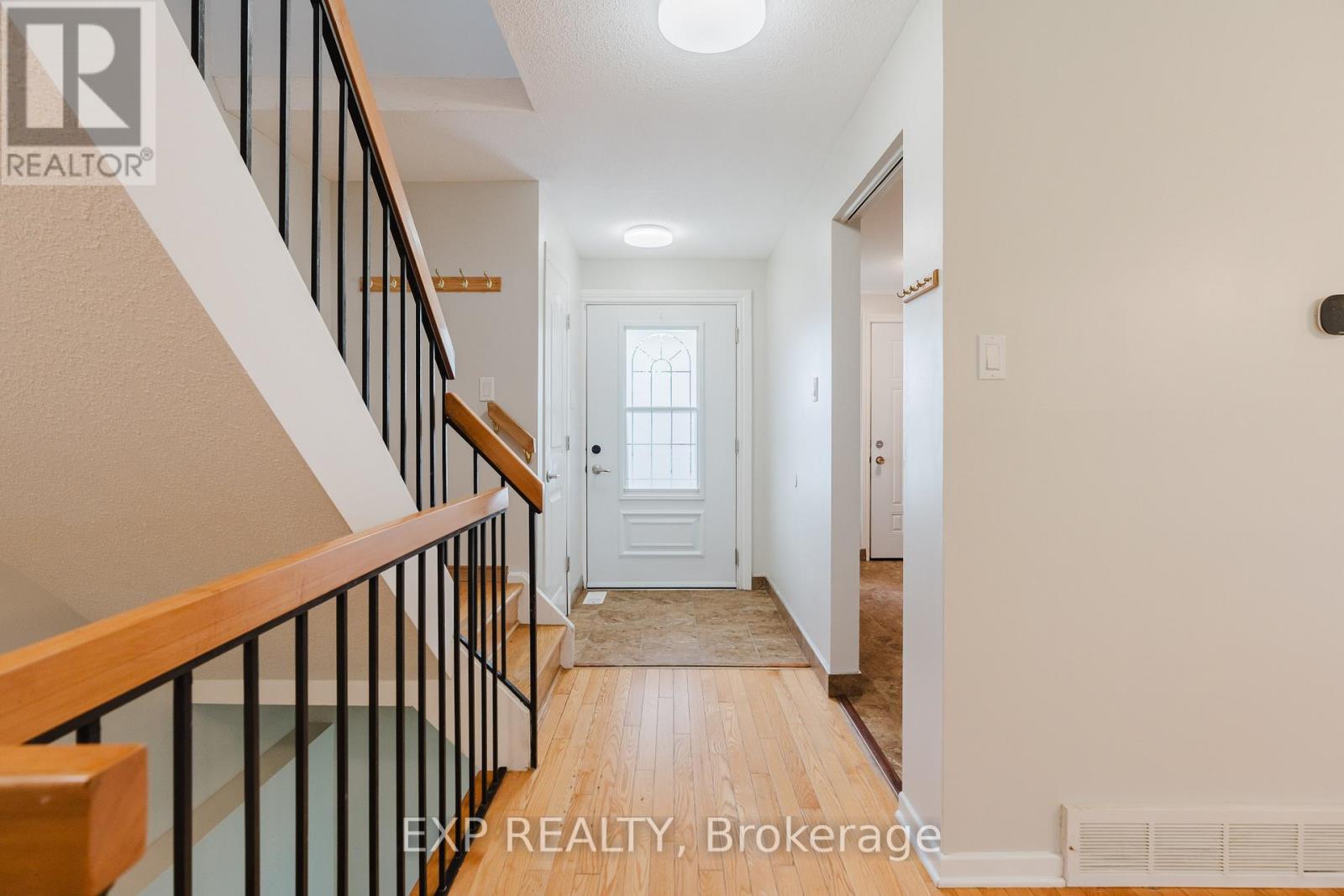 1127 Avignon Court, Ottawa, Ontario  K1C 2M2 - Photo 2 - X13535020