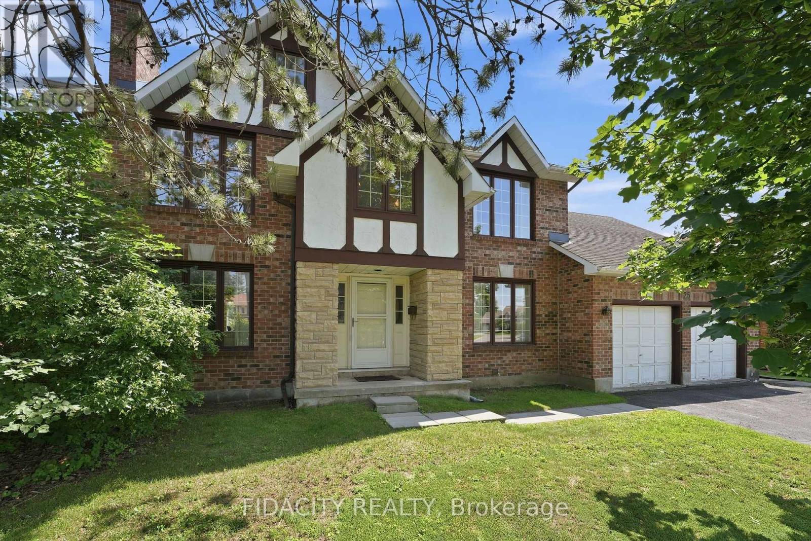 25 Pine Bluff Trail, Ottawa, Ontario  K2S 1E1 - Photo 1 - X13535122