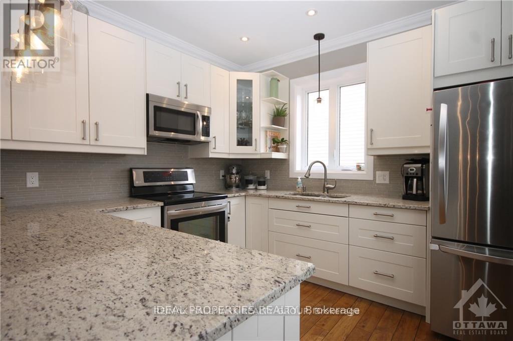 17 Anna Avenue, Ottawa, Ontario  K1Z 7T5 - Photo 3 - X13535706