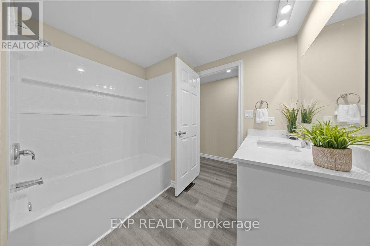1045 Vista Barrett Private, Ottawa, Ontario  K4P 1C8 - Photo 18 - X13535890
