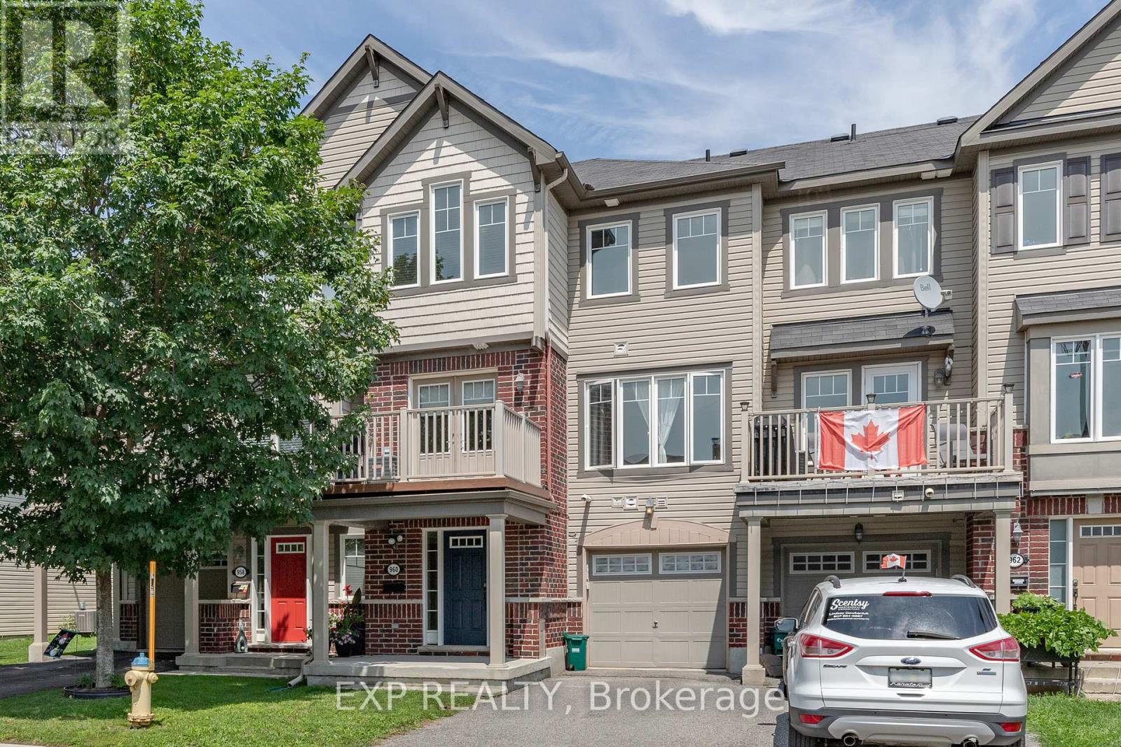 960 Messor Crescent, Ottawa, Ontario  K2S 0L7 - Photo 2 - X13535920