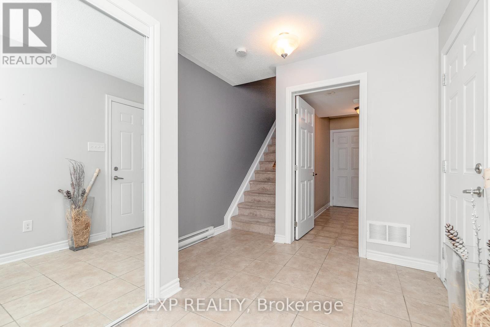 960 Messor Crescent, Ottawa, Ontario  K2S 0L7 - Photo 5 - X13535920