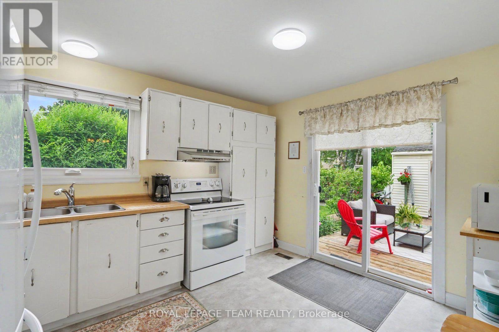 95 Seabrooke Drive, Ottawa, Ontario  K2L 2H9 - Photo 10 - X13536256