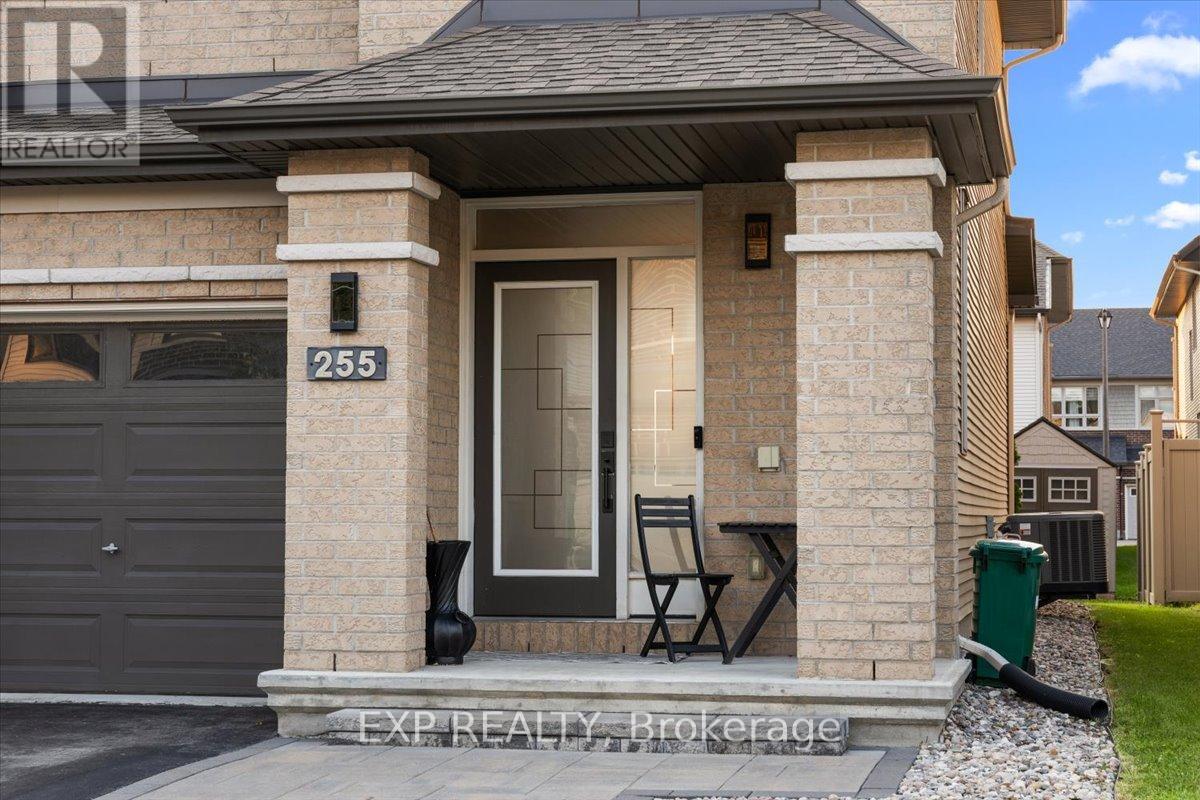 255 Shinleaf Crescent, Ottawa, Ontario  K1W 0J2 - Photo 2 - X13536282