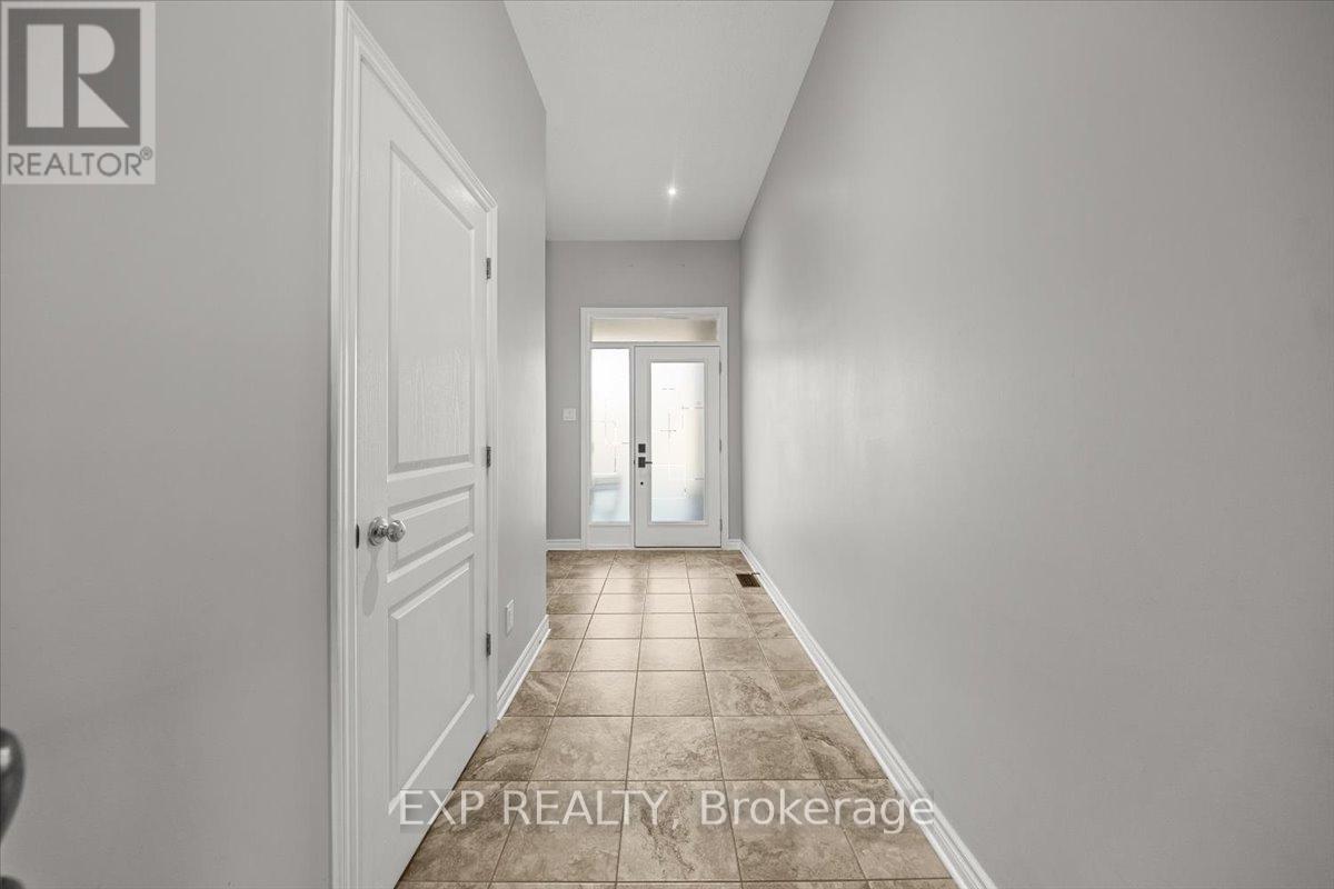 255 Shinleaf Crescent, Ottawa, Ontario  K1W 0J2 - Photo 3 - X13536282