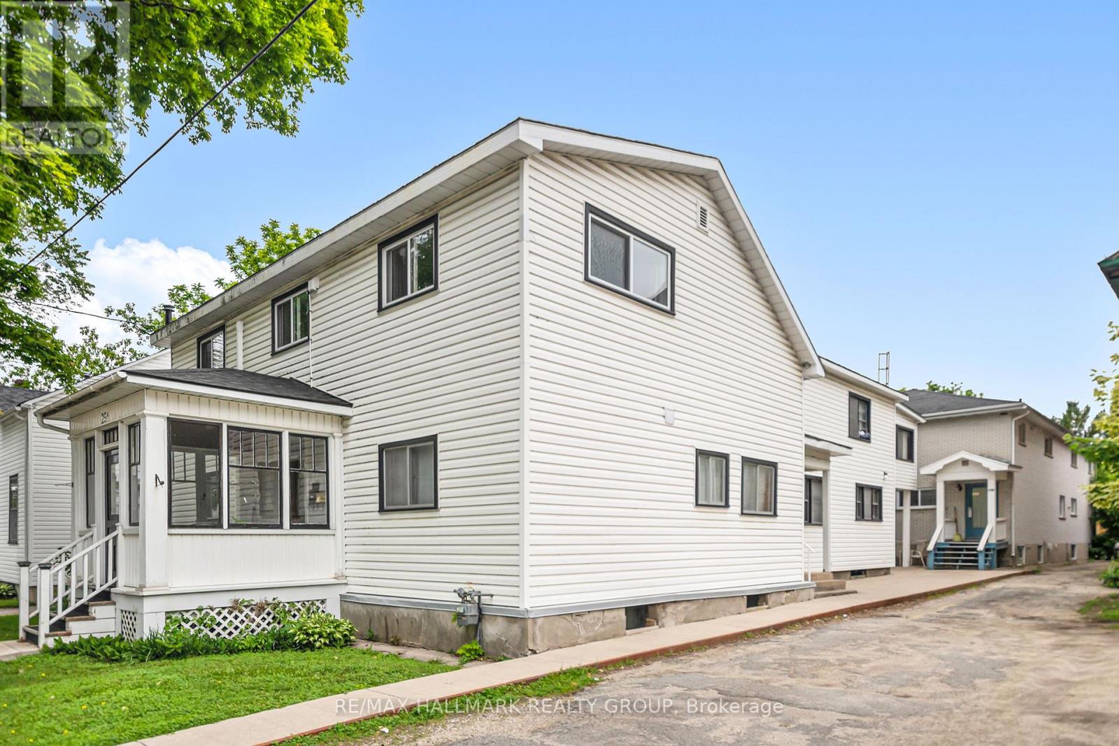 4 - 29 Gore Street W, Perth, Ontario  K7H 2L9 - Photo 1 - X13536412