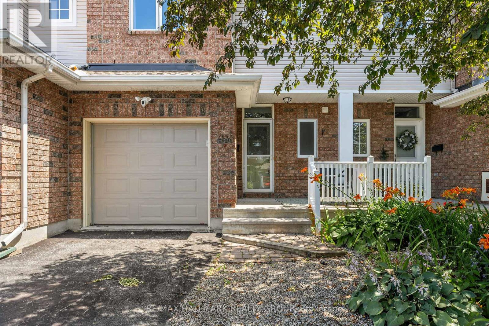 988 Lucille Way, Ottawa, Ontario  K4A 4J2 - Photo 1 - X13536800