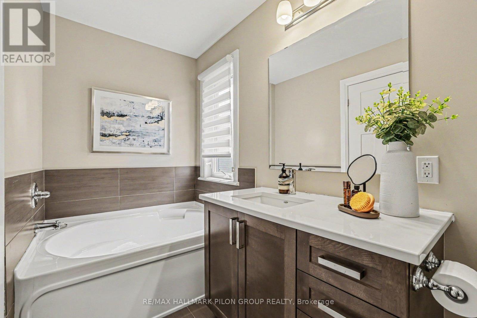 208 Butterfly Walk, Ottawa, Ontario  K1W 0G6 - Photo 17 - X13537148