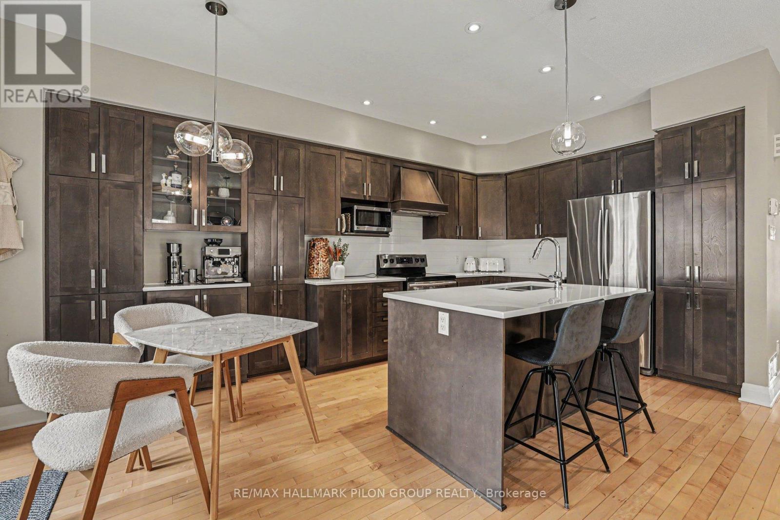 208 Butterfly Walk, Ottawa, Ontario  K1W 0G6 - Photo 8 - X13537148