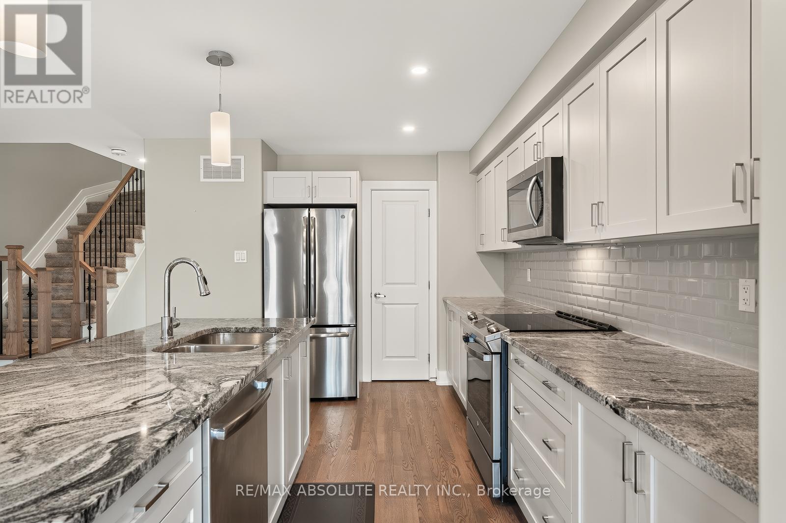 308 Proud Walk Drive, Ottawa, Ontario  K2S 2L6 - Photo 10 - X13537470
