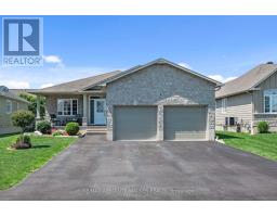 8 SETTLEMENT LANE, Russell, Ontario