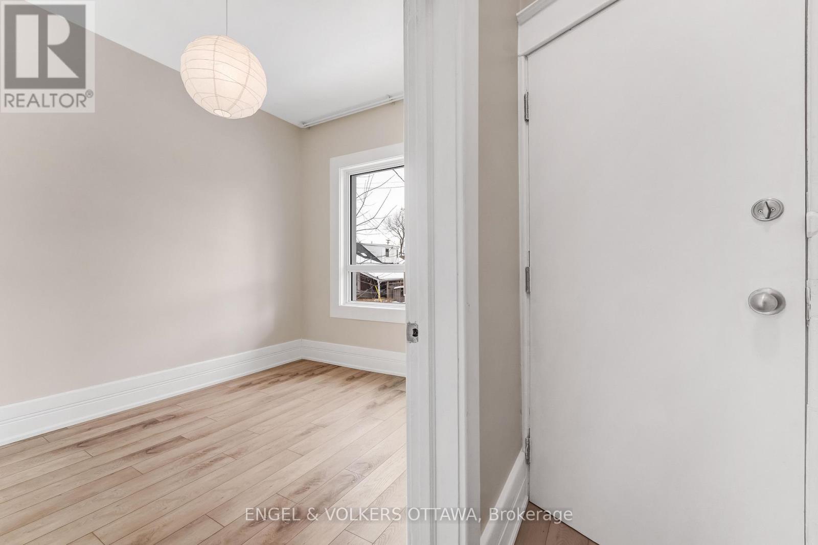 2 - 170 Ivy Crescent, Ottawa, Ontario  K1M 1X6 - Photo 3 - X13537886