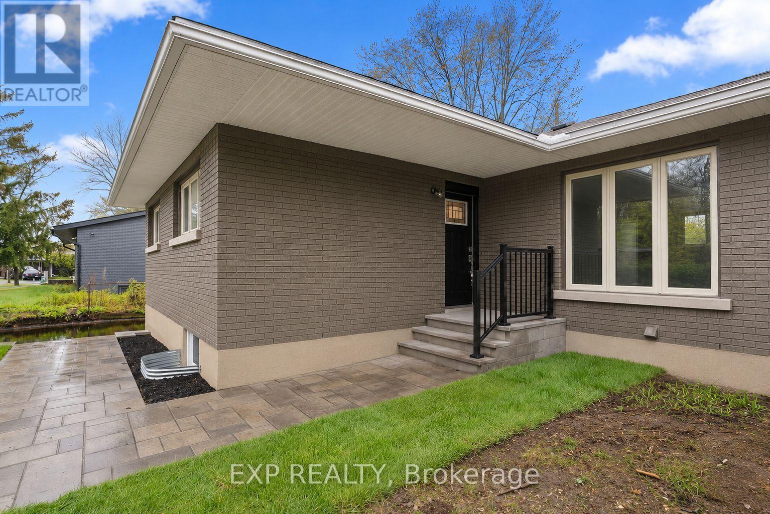 2393 Sheldon Avenue, Ottawa, Ontario  K2C 1K4 - Photo 3 - X13537928